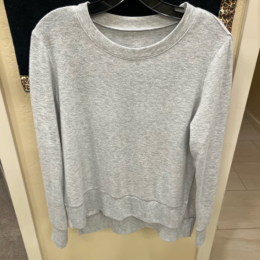 gray alo pullover